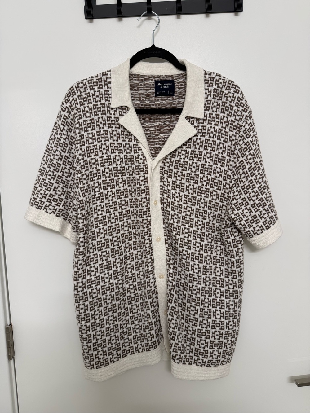 Men’s short sleeve sweater
